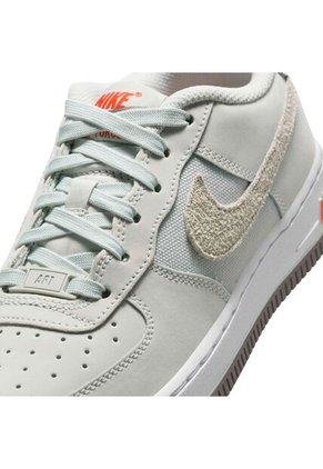TENIS AIR FORCE 1 LV8 2 BG NIKE