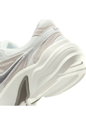 TENIS NIKE MUJER IB3952-101 AL8 Talla 7.5