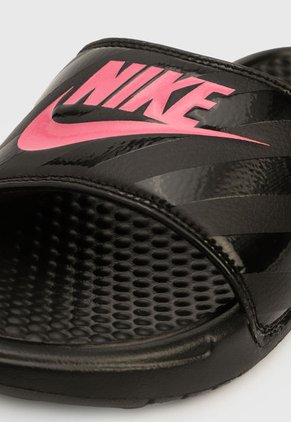 Playera Negro-Rosa Nike Benassi