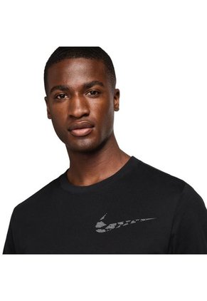 Camiseta Nike Tee Run Division Fa24-Negro