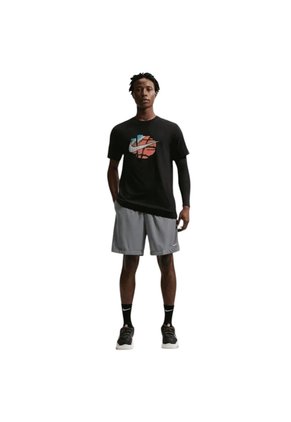 Camiseta Nike Tee Std Asbury Vrdna Hombre-Negro