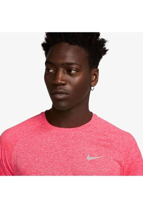 Camiseta Hombre Nike Stride Rojo