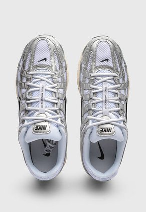 Tenis NIKE P-6000 Plateado