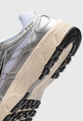 Tenis NIKE P-6000 Plateado