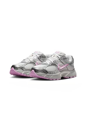 TENIS V5 RNR NIKE