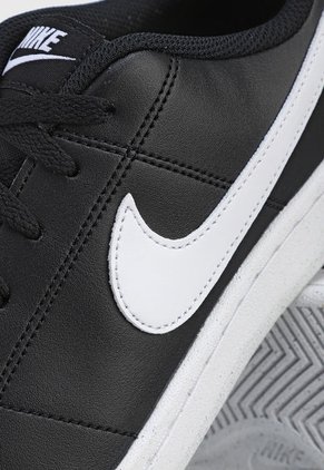 Tenis Lifestyle Negro-Blanco Nike Court Royale 2 NN