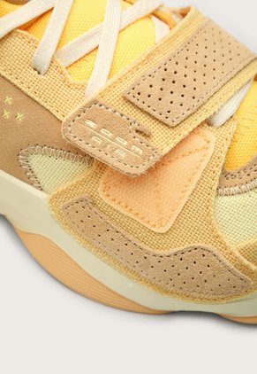 Tenis Basketball Amarillo-Beige-Salmón Nike Jordan Zion 2 Full Moon