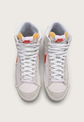 Tenis Lifestyle Blanco-Gris-Naranja Nike Blazer Mid Pro Club