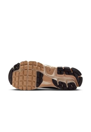 Tenis Mujer Nike Zoom Vomero 5 Marrón
