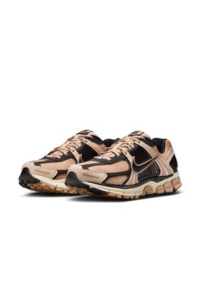 Tenis Mujer Nike Zoom Vomero 5 Marrón