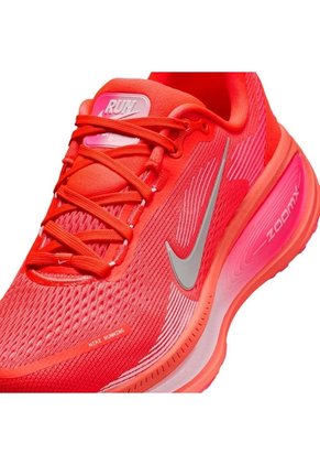 Tenis Mujer Nike Vomero 18 Rojo
