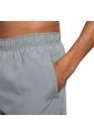 Pantaloneta Nike Challenger-Gris de Nike