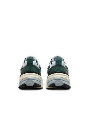 Tenis Nike V2K Run Hombre-Verde/Gris Plata