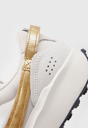 Tenis Lifestyle Beige-Dorado-Marfil Nike Nike Waffle Debut