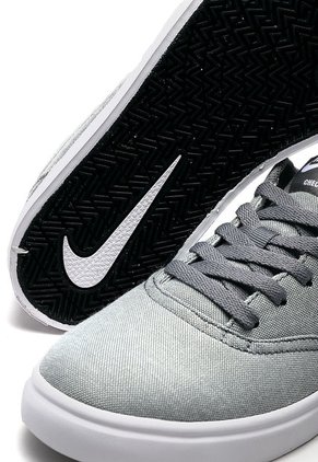 Tenis Skateboarding Gris-Blanco Nike SB Check Solar Cnvs