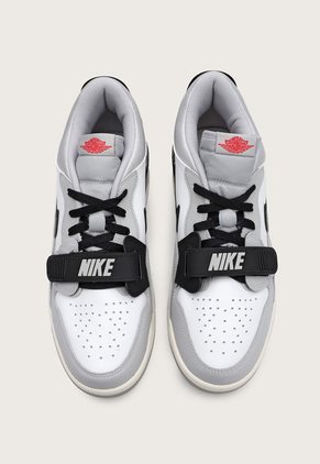 Tenis Basketball Blanco-Gris-Negro Nike Air Jordan Legacy 312 Low