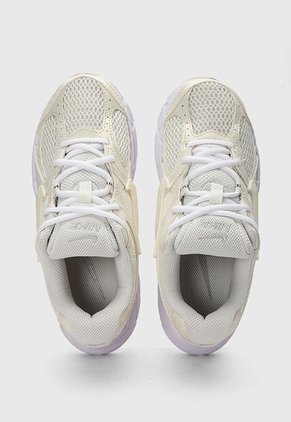 Tenis NIKE V5 RNR Marfil