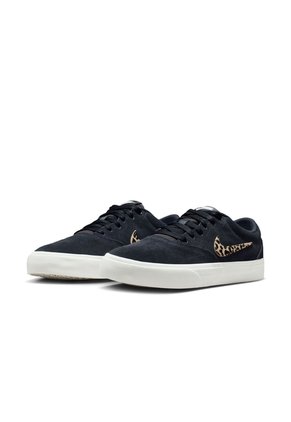 Tenis Mujer Nike Charge Suede SE Negro