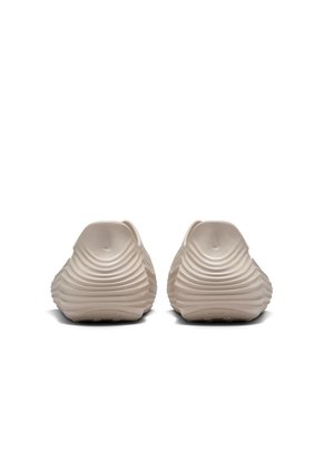 Tenis Mujer Nike ReactX Rejuven8 Beige