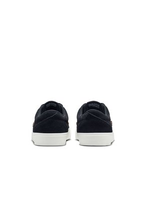 Tenis Mujer Nike Charge Suede SE Negro