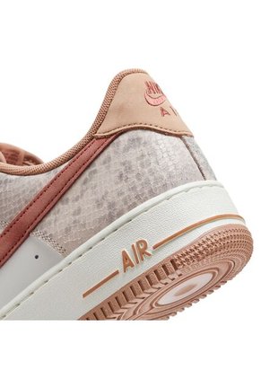 Tenis Nike Air Force 1 07 Lv8 Emb Hombre-Blanco