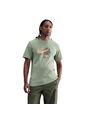 Camiseta Nike M Nsw Tee Iykyk Fs Hombre-Verde de Nike