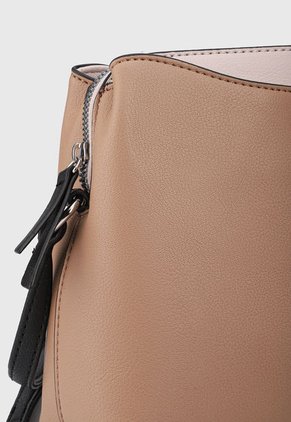 Bolso Nude-Palo Rosa-Negro Nine West         Biscotti Multi