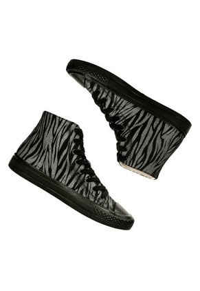 Tenis Negro North Star Esika Mujer