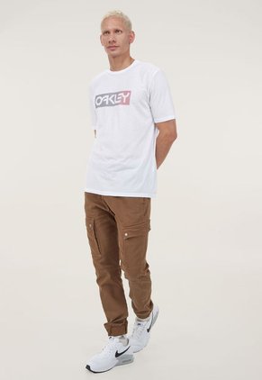 Camiseta Blanco-Rojo-Negro Oakley Gradient Lines