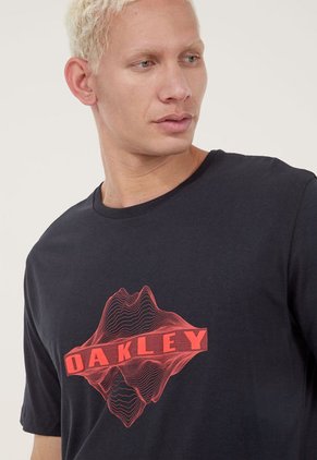 Camiseta Corta Negro-Rojo Oakley Above And Below