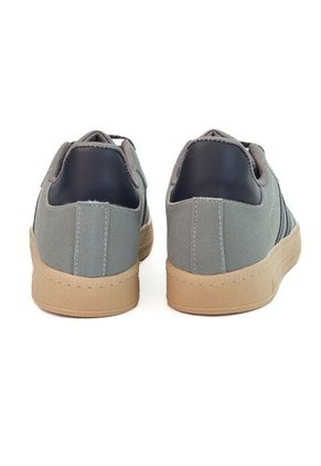 Tenis Hombre Ocai Raw Gris X Azul