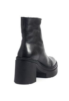 Bota Mujer Cuero Negro OCAi Mia