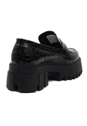 Mocasines Charol Negro Ocai Sara