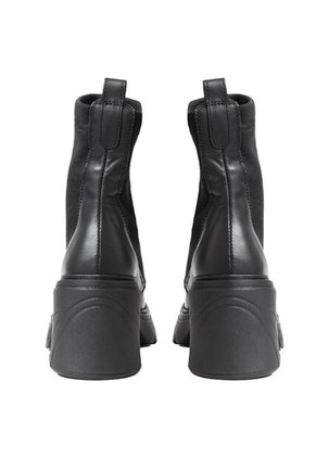 Bota En Cuero Tipo Media Mujer Negro Ocai Halsey