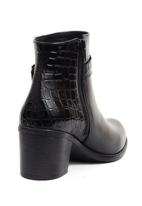 Botín Cuero Mujer Negro Ocai Danna 001