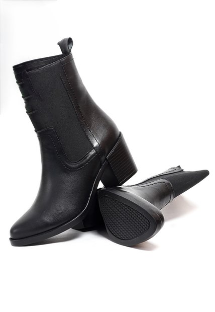 Bota Mujer Cuero Negro OCAi MA0125