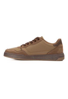 TENIS OP HOMBRE JUNAR-H2 Talla 7.5