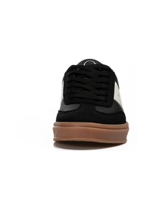 TENIS OP MUJER BELA-M2 Talla 8.5