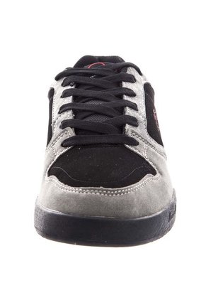 Skate Ocean Pacific Negro-Gris