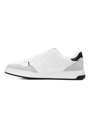 TENIS OP HOMBRE JUNAR-H5 Talla 8