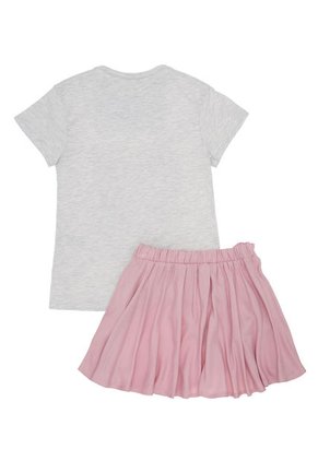 Conjunto Corto Gris  OFFCORSS