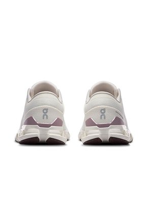 Tenis On Cloud X 4 Mujer-Beige