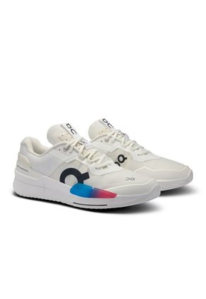 Tenis On The Roger Pro 2 Mujer 3WE10332840-5.5 Blanco