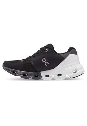Tenis On Cloudflyer 4 Wide Mujer SP-81.98663 W 5.5 Negro