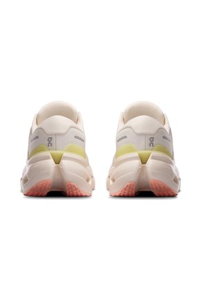 Tenis On Cloudrunner 3 Mujer-Beige