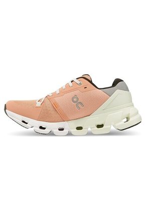 Tenis On Cloudflyer 4 Mujer SP-71.98669 W 5 Rosado
