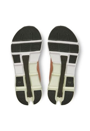 Tenis On Cloudflyer 4 Mujer SP-71.98669 W 5 Rosado