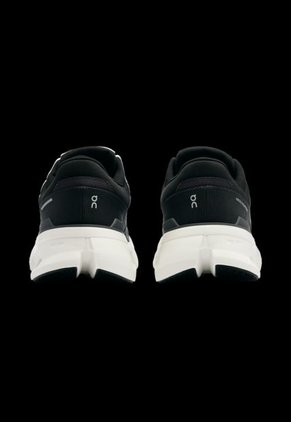 Tenis Negro On Running 3ME10140264M-11