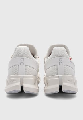 Tenis Running ON Cloudswift 4 AD Marfil