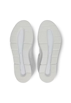 Zapatillas THE ROGER Clubhouse Mid On Running Mujer All White